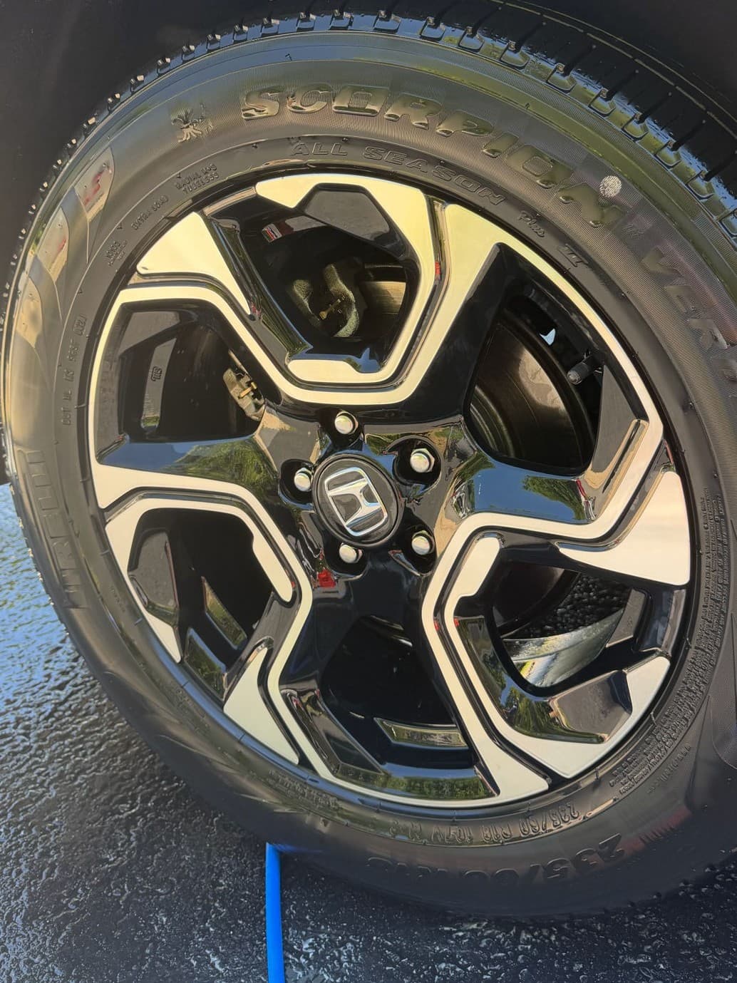 Honda · Wheel detail